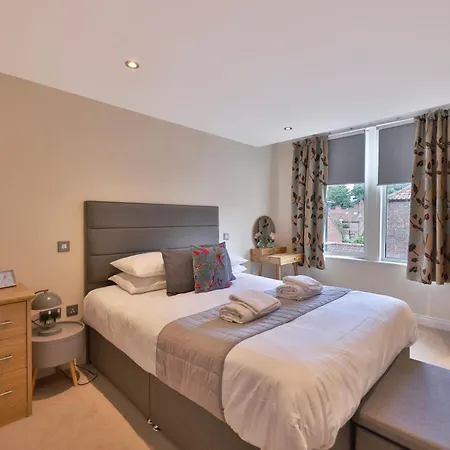 Apartment Aspire - 2 Bed, Parking, 3 Minute Walk To Minster York