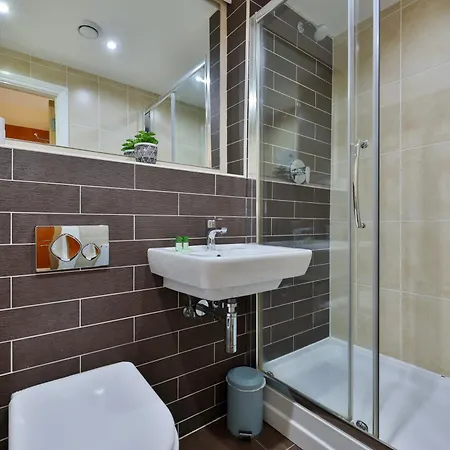 Aspire - 2 Bed, Parking, 3 Minute Walk To Minster * 요크