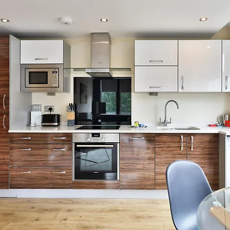 Aspire - 2 Bed, Parking, 3 Minute Walk To Minster