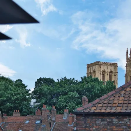 Апартаменты Aspire - 2 Bed, Parking, 3 Minute Walk To Minster Йорк